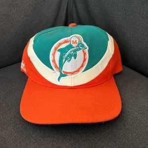 ❌SOLD❌ Vintage 90s Miami Dolphins Apex SnapBack